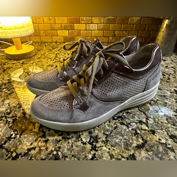 Stonefly Vera Pelle women’s ladies Comfort Walking Shoes Slip ons size 39 US 8 - Picture 2 of 5